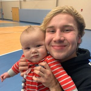 Meet your Posher, Levi